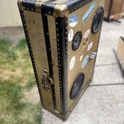 Bluetooth Speaker Made Out of a Vintage Suitcase
