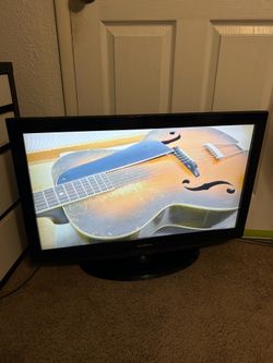 32 inch Insignia TV