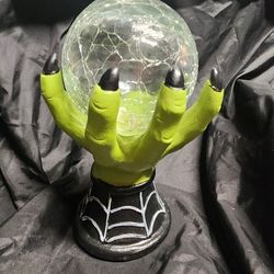 Witch 🧙‍♀️ Hand Globe Decor 