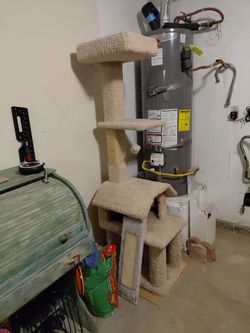 Cat tree house