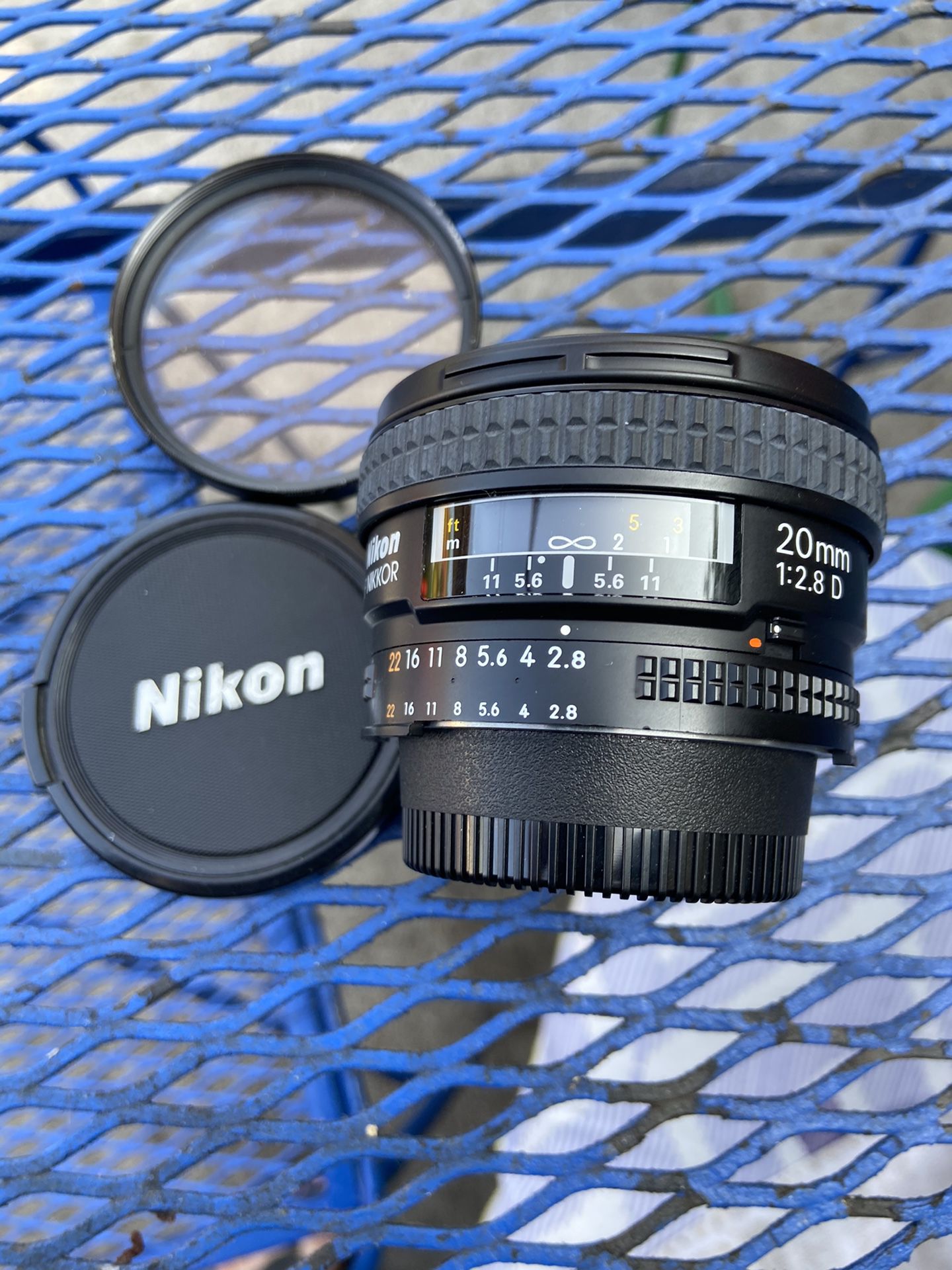 Nikon 20 f2.8 Af-d wide angle in excellent shape