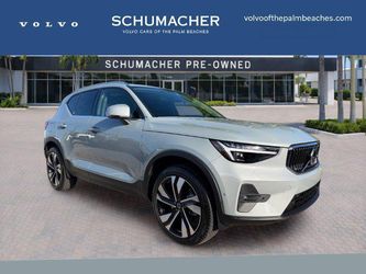 2025 Volvo XC40
