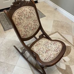 Excellent Antique Foldable Rocking Chair
