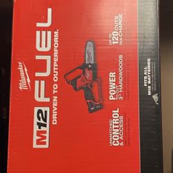 Milwaukee M12 FUEL 12V Lithium-Ion Brushless Battery 6 in. HATCHET Pruning Saw Kit with 4.0 Ah Battery and Charger