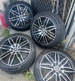 White Diamond  17 Rims with New Tires