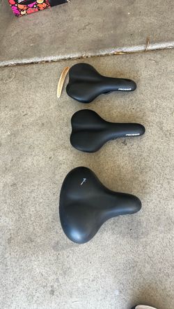 Pedego Bike Saddles – Lot of 3
