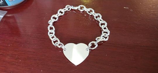 Silver plated heart bracelet 8"