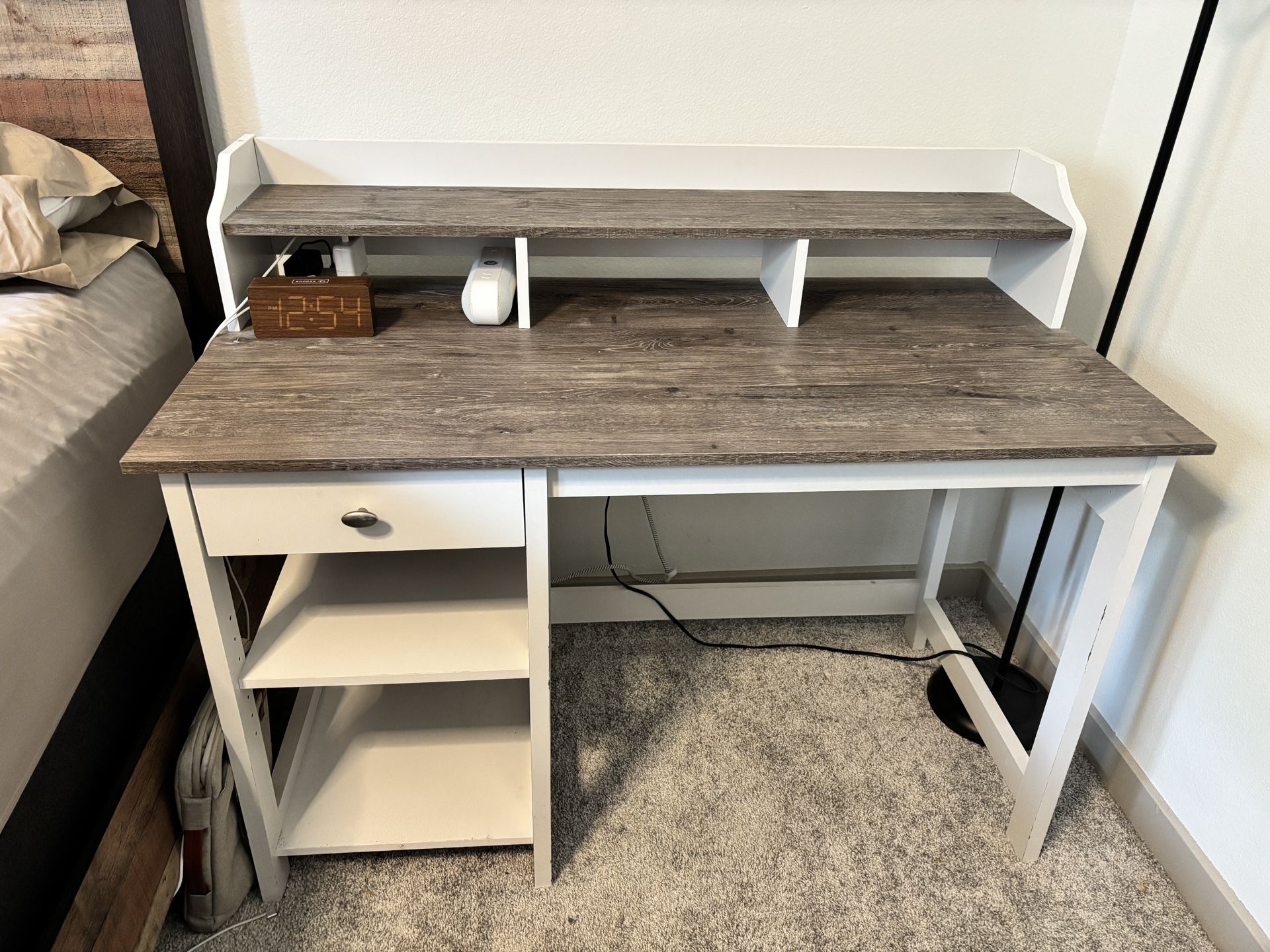 Desk w/Hutch & Drawer