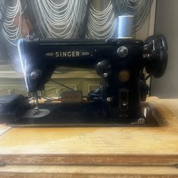 Singer Antique Sewing Machine With Station