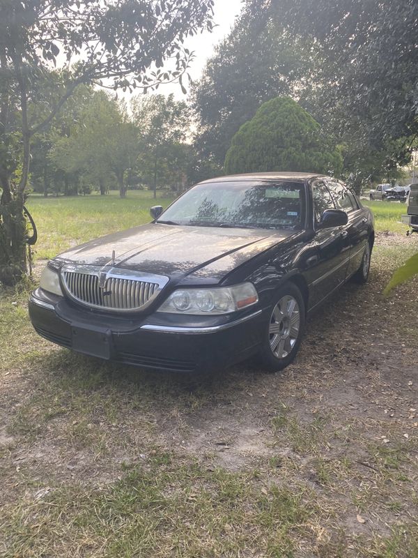 2007 Lincoln Town Car Parts only for Sale in Houston, TX - OfferUp