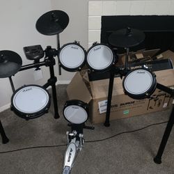Alesis Surge Mesh 8-Piece Special Edition Electronic Drum Kit for