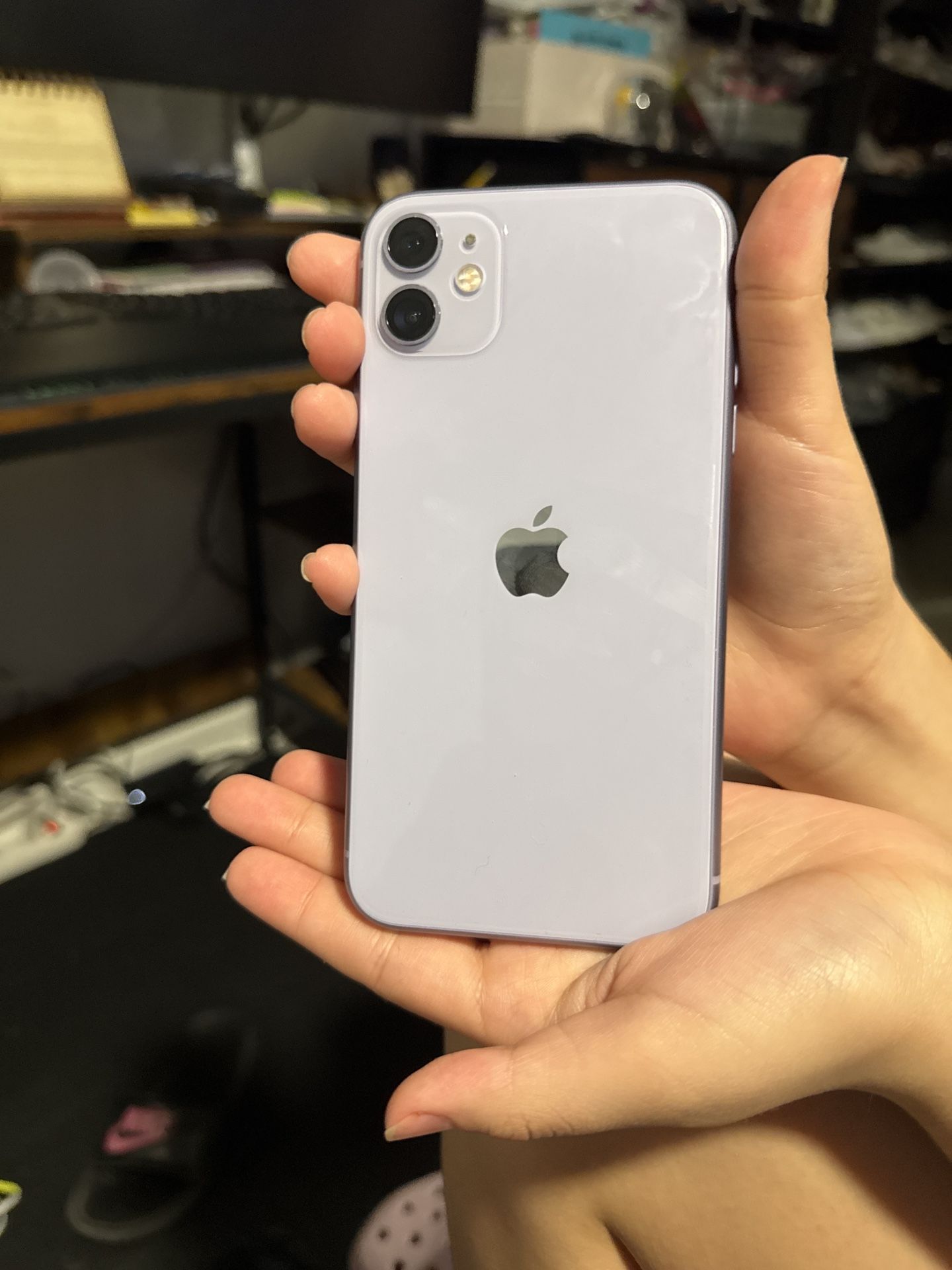 iPhone 11 (Purple / Morado) – 128GB – Great Condition / Excelente Estado