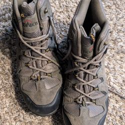 Nevados Brighton Mid leather boots size 13M