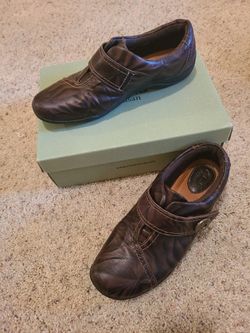 Ladies Clark 7 1/2 Wide