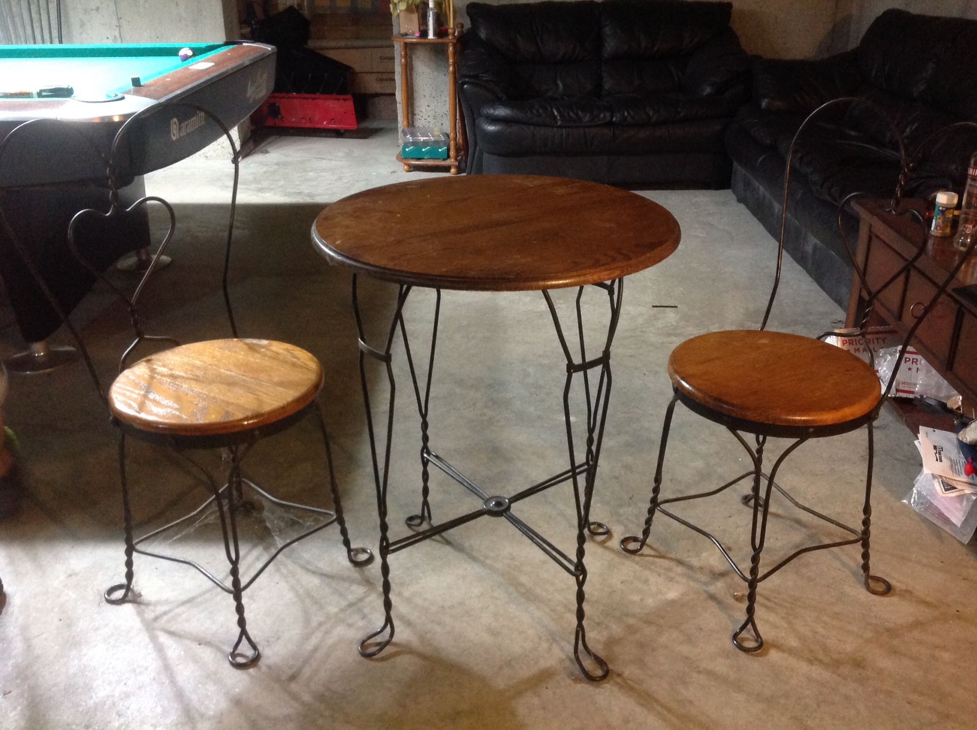 Vintage bistro / ice cream table and chairs