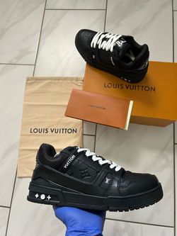 NEW! LV Shoes Size 10
