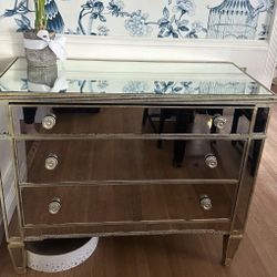 Z Gallerie / Bassett Borghese Mirrored Dresser