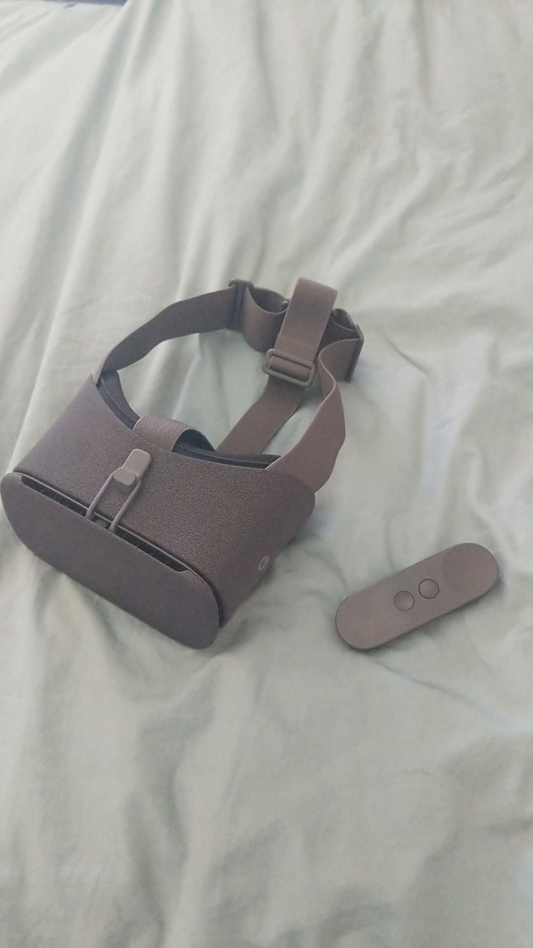 Google Daydream Virtual Reality (VR) Headset