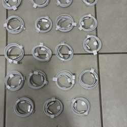 19 Apple 240W USB-C to USB-C Woven Charge Cable : Fast and Convenient Charging