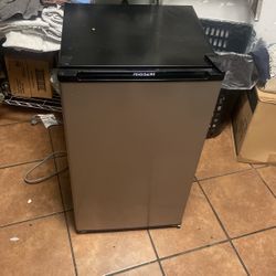 Mini Refrigerator 