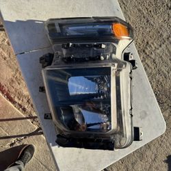 Chevy Silverado 2500 Left Headlight Oem