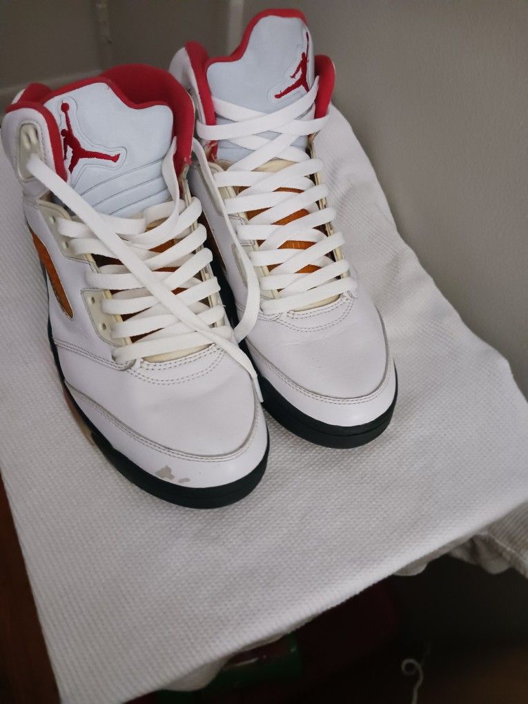 Jordan Retro 5 Fired Red Size 8.5men