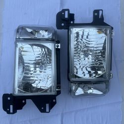 Ford F150/F250/F350/Bronco Headlight Year 87-91