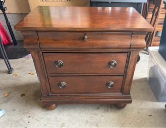 Bedside table