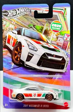 Hot Wheels Silver Series 2017 Nissan GT-R R35