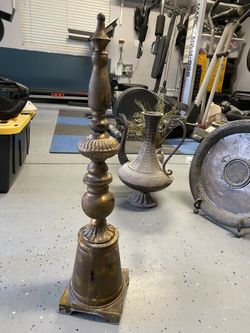 Meta Decorative Stand