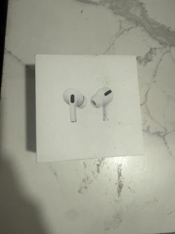 Apple AirPods Pro w/ Charging Case & Box