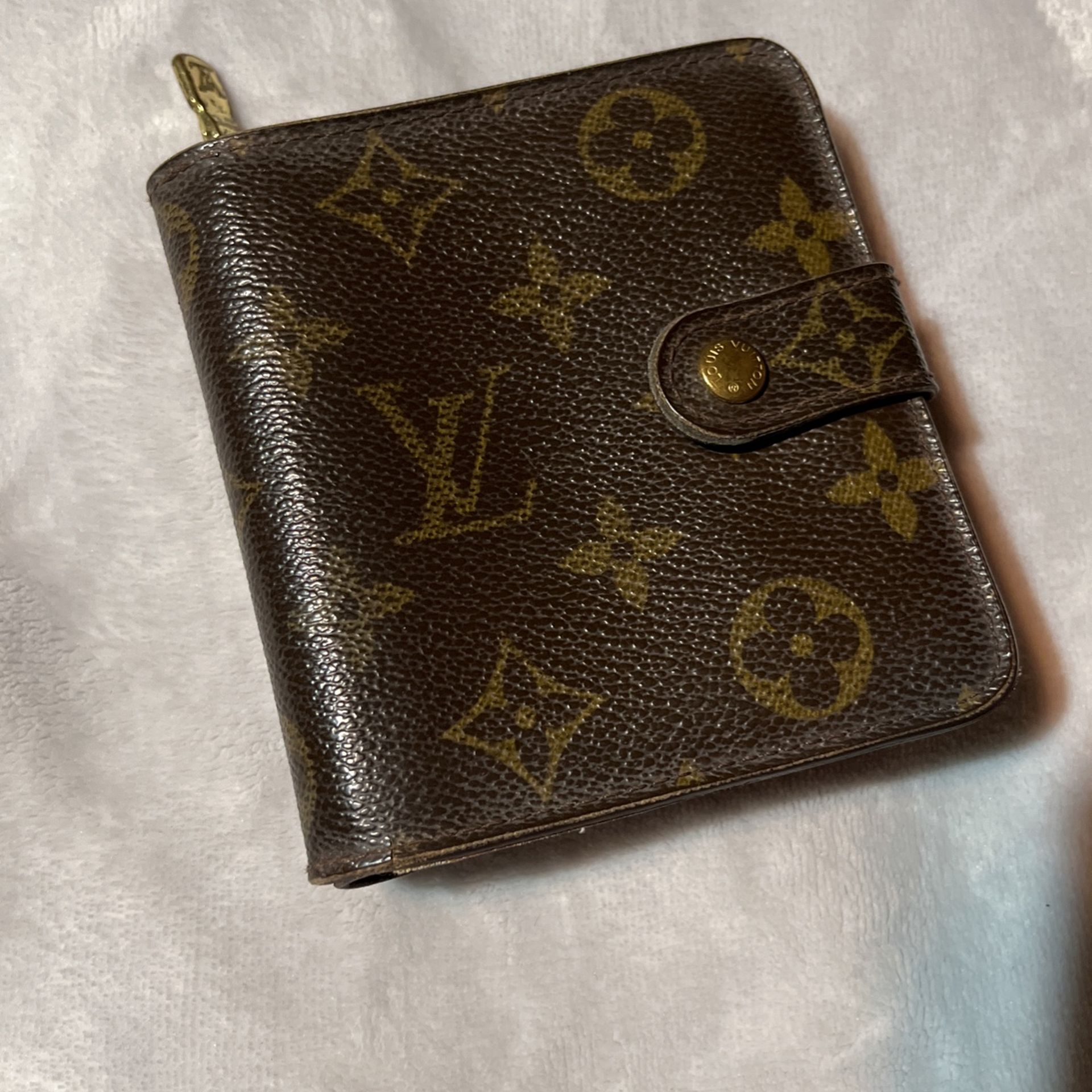 Louis Vuitton Small Wallet Authentic 