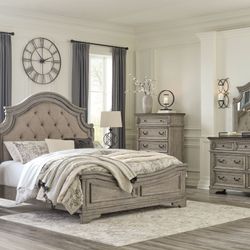 Lodenbay-Antique Gray-7Pc.Dresser-Mirror-Queen Panel Bed-2 Nightstands