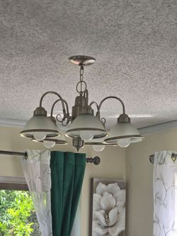 💡 5-Light Dining Room Chandelier – $50