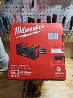 Milwaukee M18 Bluetooth Radio