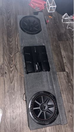 KICKER Dual Set 12” Subwoofer CompVR 800 Watt Dual Set With Pioneer Amplifier GM-7200M Mono