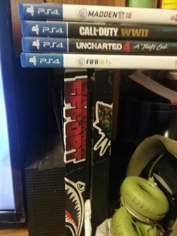 Ps4 w/24 games