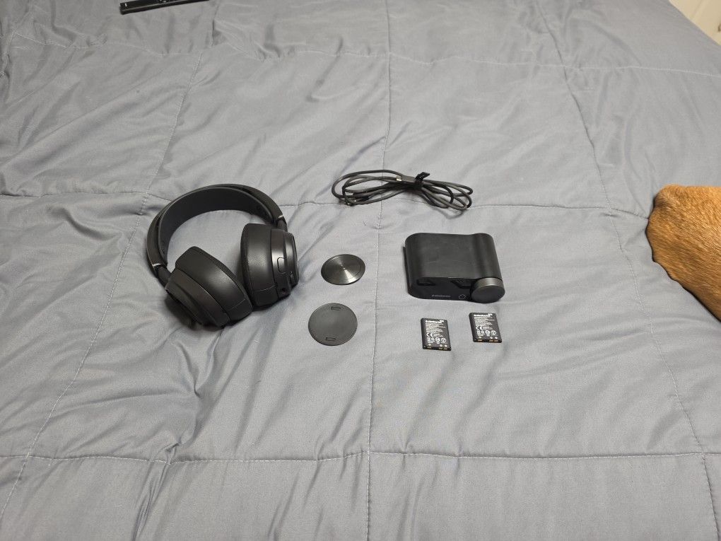SteelSeries Arctis Nova Pro Wireless