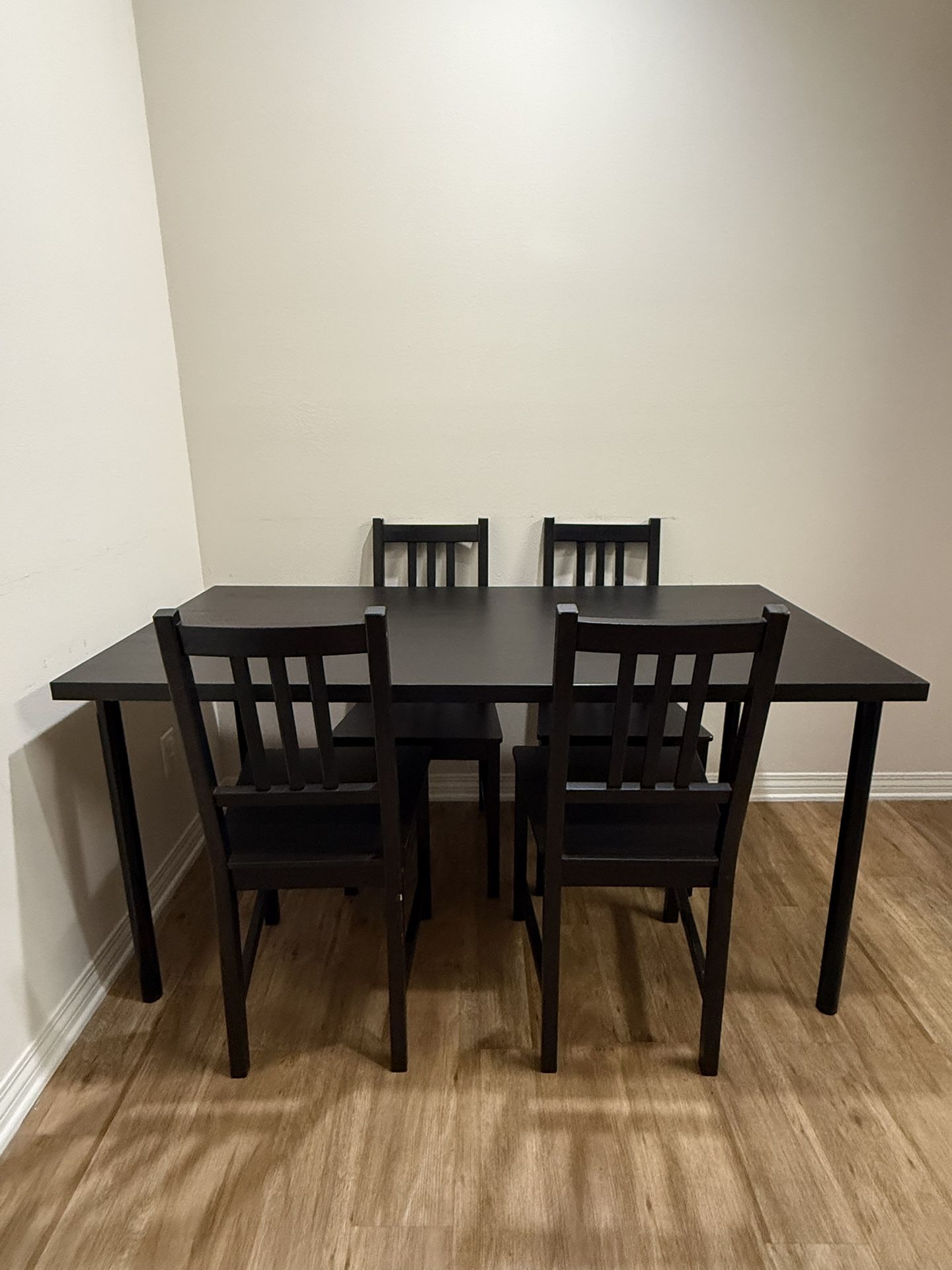 Black Dining Table w/4 Chairs