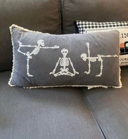 2 Reversible Fall Decor Pillows