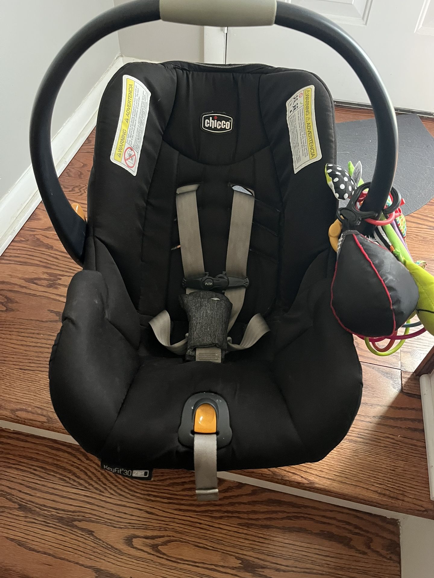 Baby Seat And Two Bases