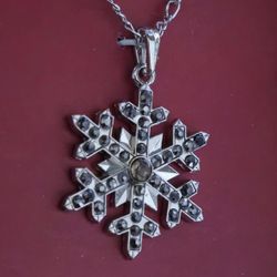 Snowflake Necklace And Earring Set 