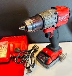 Milwaukee M18 FUEL Drill/Driver, 2.0 AH Battery & Charger,