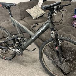 Bike Cannondale super v 700