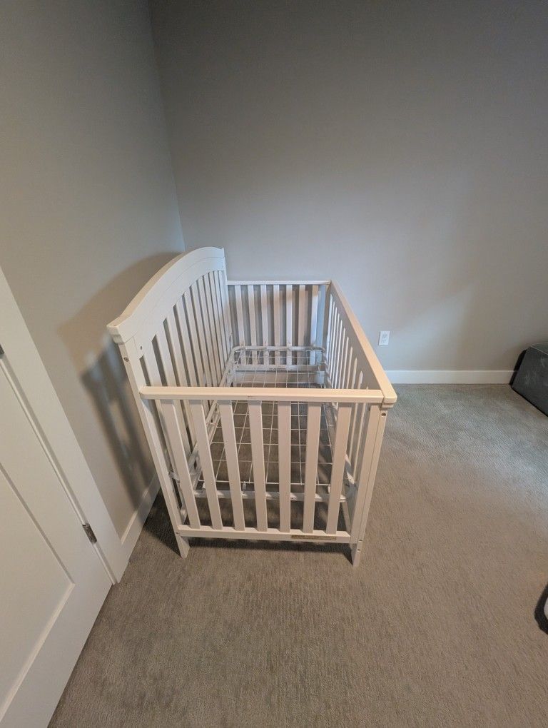 Delta Children 4 In 1 Convertible Crib