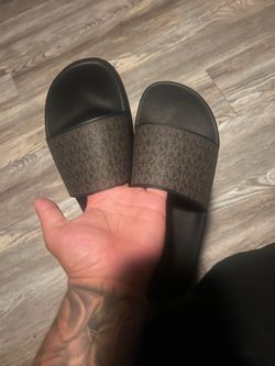 MK slides Men