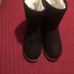 Winter Boot  Black Size 7 1/2 But Fit Size 8