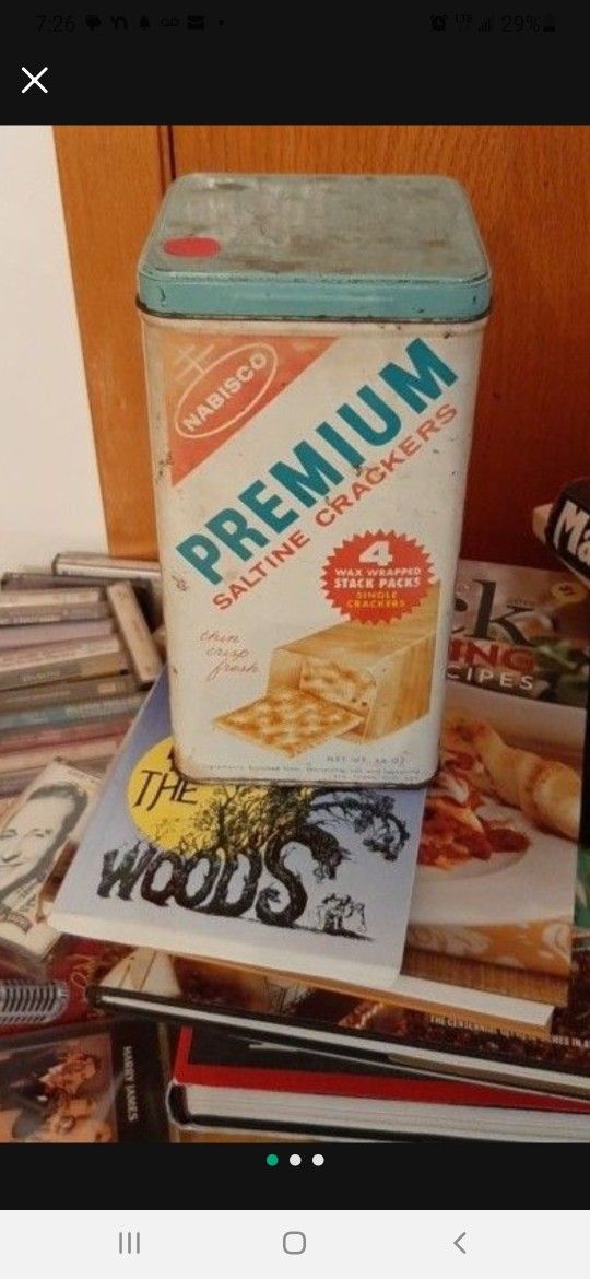 Vintage Nabisco premium Saltine Tin.