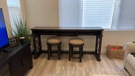 Everything table or console