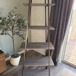 Pyramid Style Bookcase / Shelves